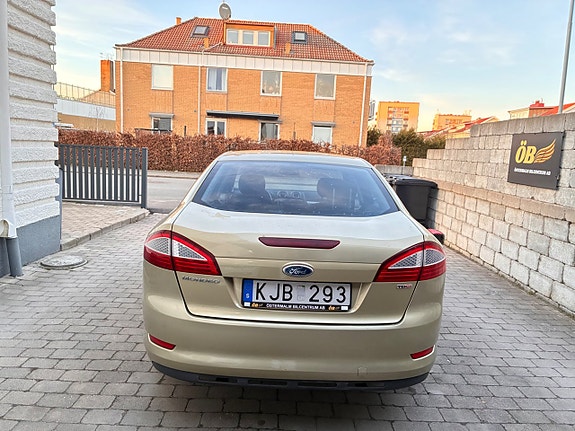 Ford Mondeo 10 of 22