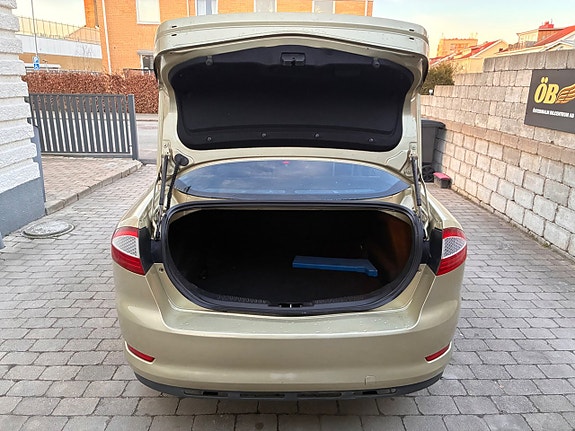 Ford Mondeo 11 of 22