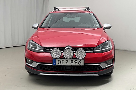 Volkswagen Golf Alltrack 2 of 5