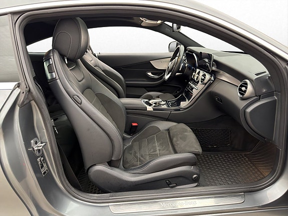 Mercedes-Benz C200 23 of 28