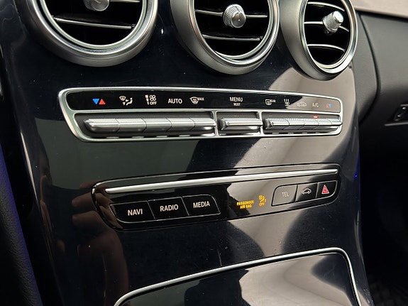 Mercedes-Benz C200 19 of 28