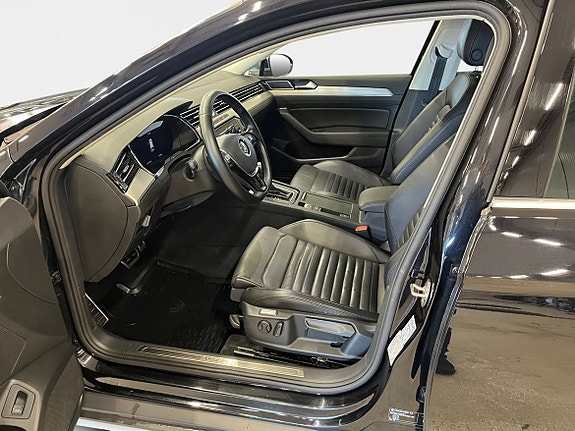 Volkswagen Passat Alltrack 9 of 14