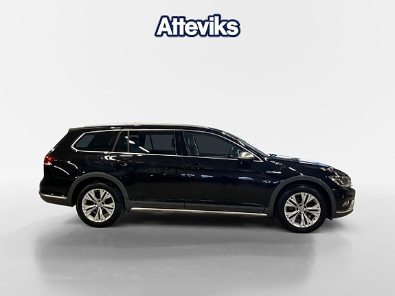 Volkswagen Passat Alltrack 2 of 5