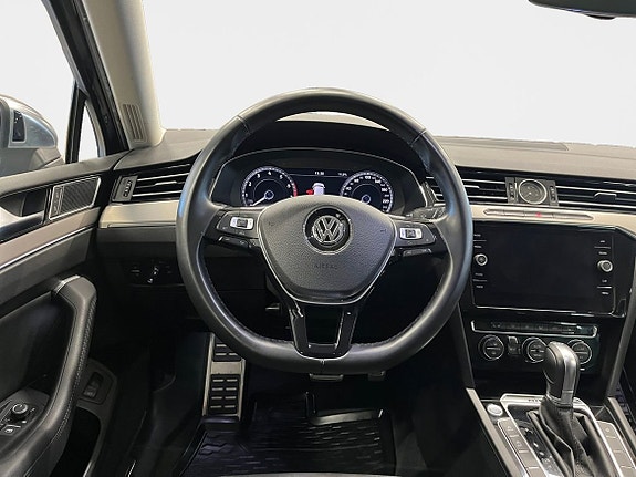 Volkswagen Passat Alltrack 11 of 14
