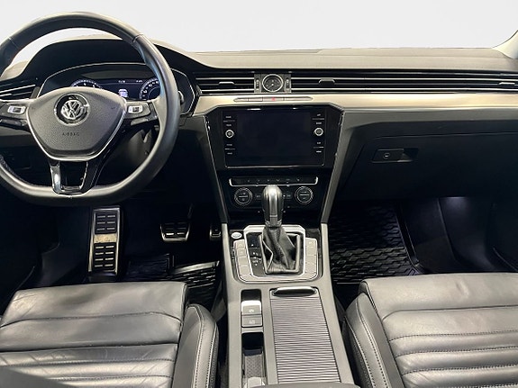Volkswagen Passat Alltrack 10 of 14