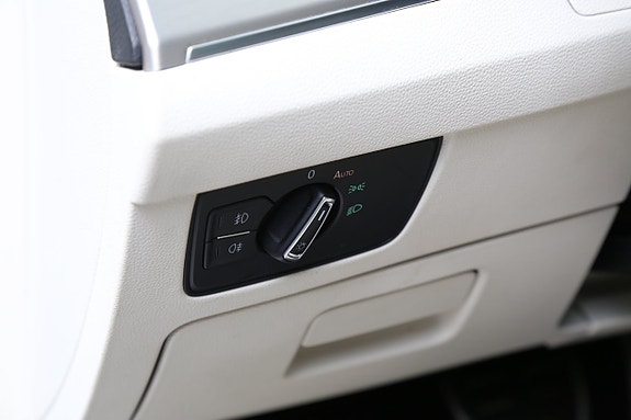 Volkswagen Passat Alltrack 13 of 29
