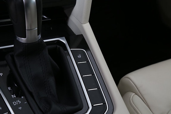 Volkswagen Passat Alltrack 24 of 29