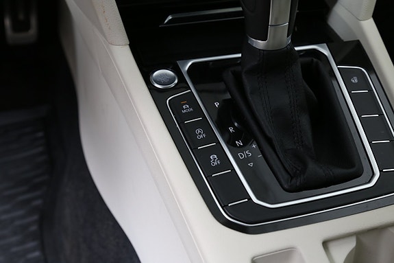 Volkswagen Passat Alltrack 23 of 29