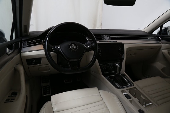 Volkswagen Passat Alltrack 15 of 29