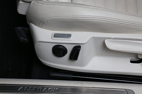 Volkswagen Passat Alltrack 14 of 29