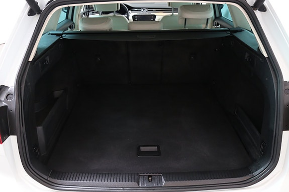 Volkswagen Passat Alltrack 28 of 29