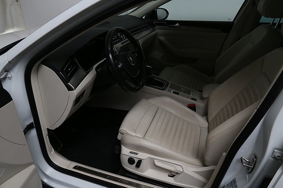 Volkswagen Passat Alltrack 10 of 29