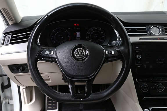 Volkswagen Passat Alltrack 17 of 29