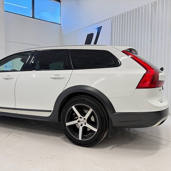 Volvo V90 Cross Country 4 of 8