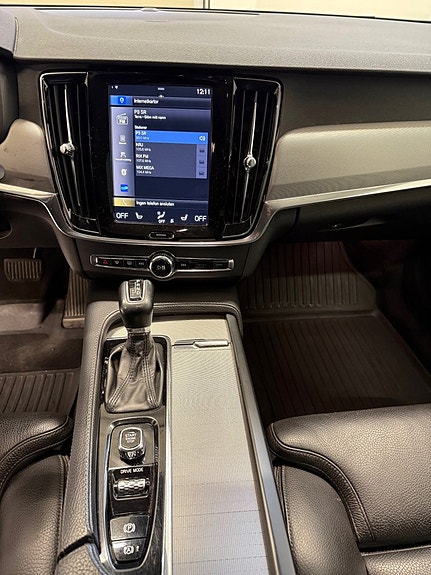 Volvo V90 Cross Country 5 of 8