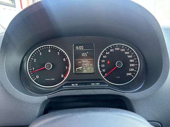 Volkswagen Polo 12 of 17