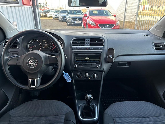Volkswagen Polo 9 of 17