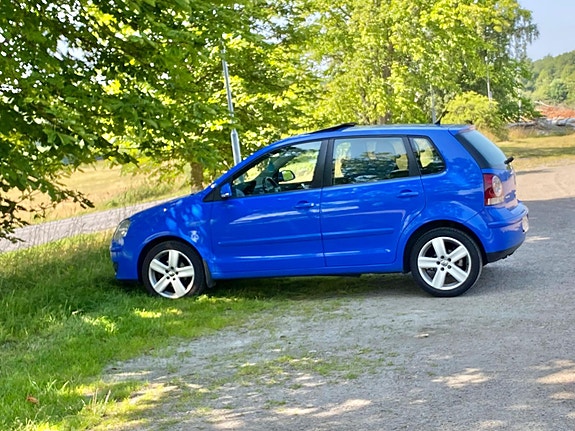 Volkswagen Polo 2 of 5