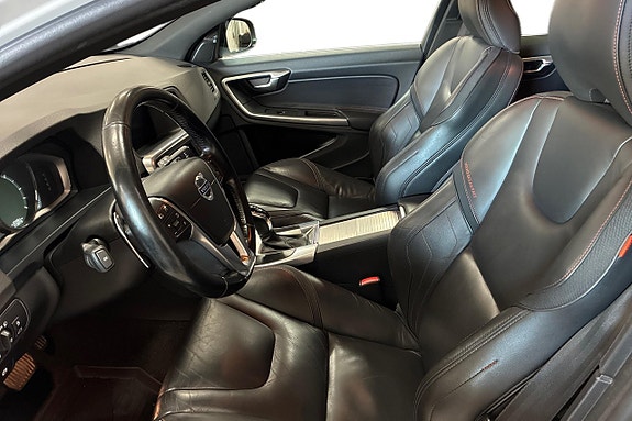 Volvo V60 13 of 30