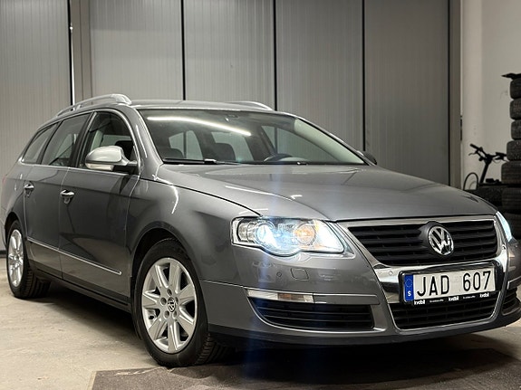 Volkswagen Passat 2 of 5