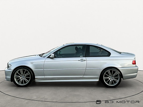BMW 320 2 of 5