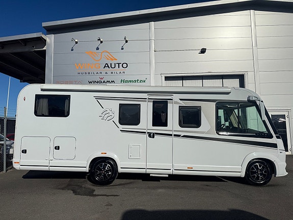 Knaus L!VE I 700 MEG - Låga långbäddar & hyttsäng! ENDAST 750 mil! 3500kg! Stort garage! Rymlig Lounge! Ac-bodel