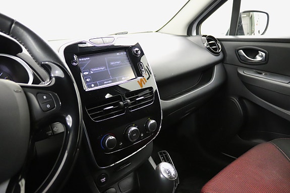 Renault Clio 24 of 29