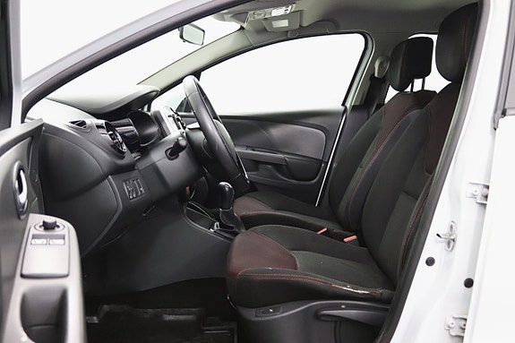 Renault Clio 26 of 29