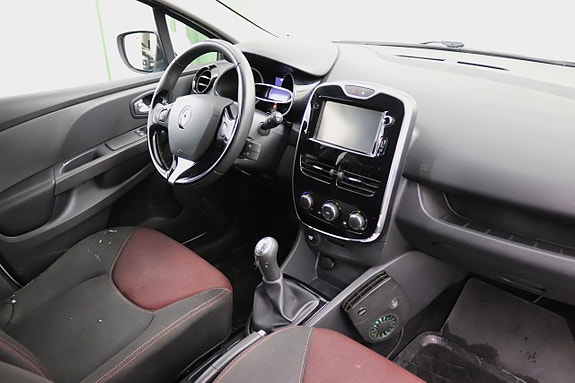 Renault Clio 25 of 29