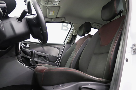 Renault Clio 28 of 29