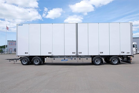 Närko Ny Närko 4 axlad skåpvagn med bommar