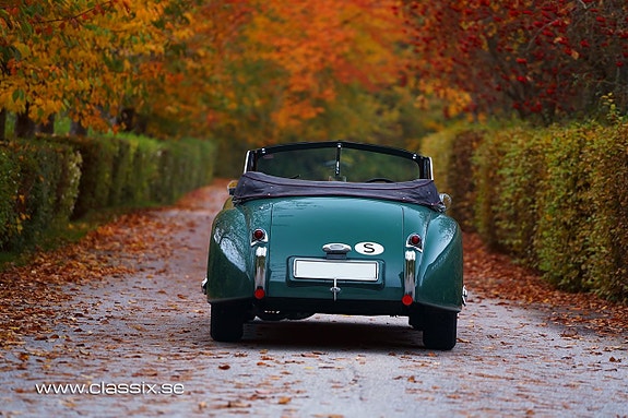 Jaguar XK120 2 of 5