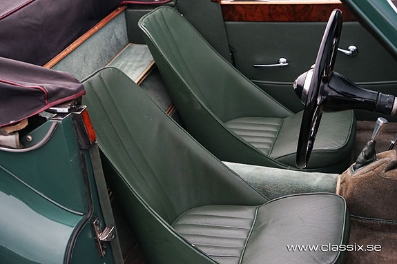 Jaguar XK120 17 of 25