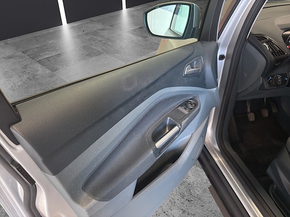 Ford C-Max 17 of 25