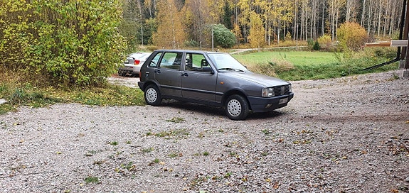 Fiat Uno 2 of 9