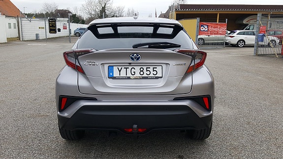 Toyota C-HR 13 of 26