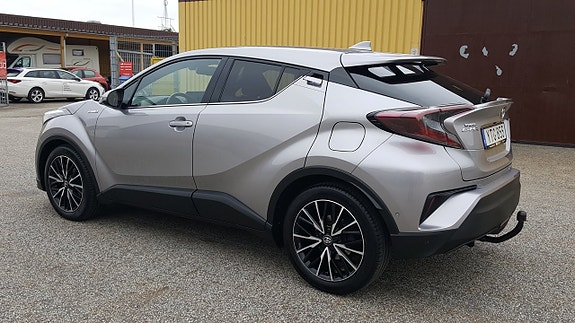 Toyota C-HR 7 of 26