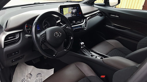 Toyota C-HR 24 of 26
