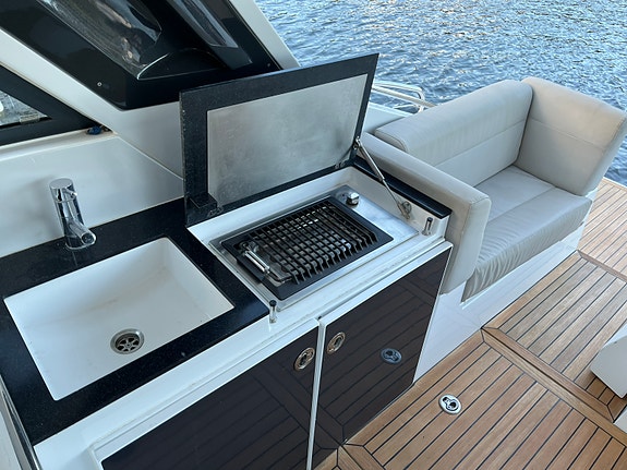 Sealine S380 2015 Volvo Penta D6 med Joystick. i Mycket fint skick ! 20 of 30