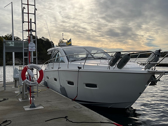 Sealine S380 2015 Volvo Penta D6 med Joystick. i Mycket fint skick ! 3 of 5