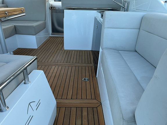 Sealine S380 2015 Volvo Penta D6 med Joystick. i Mycket fint skick ! 18 of 30