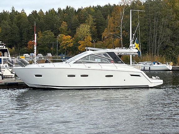 Sealine S380 2015 Volvo Penta D6 med Joystick. i Mycket fint skick ! 2 of 5
