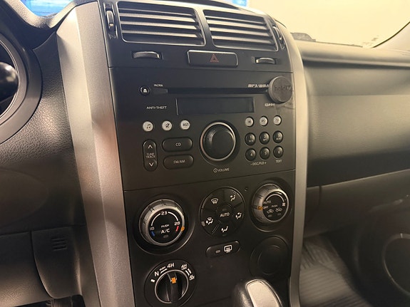 Suzuki Grand Vitara 5-dörrar 2.0 DOHC 16V VVT 4WD A Traktor 9 of 10