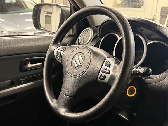 Suzuki Grand Vitara 5-dörrar 2.0 DOHC 16V VVT 4WD A Traktor 7 of 10