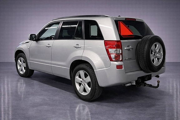 Suzuki Grand Vitara 5-dörrar 2.0 DOHC 16V VVT 4WD A Traktor 3 of 10