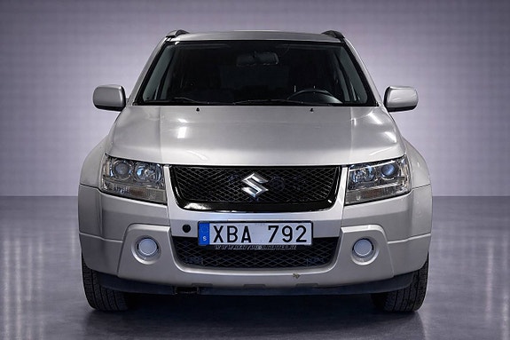 Suzuki Grand Vitara 5-dörrar 2.0 DOHC 16V VVT 4WD A Traktor 2 of 10