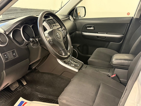 Suzuki Grand Vitara 5-dörrar 2.0 DOHC 16V VVT 4WD A Traktor 5 of 10