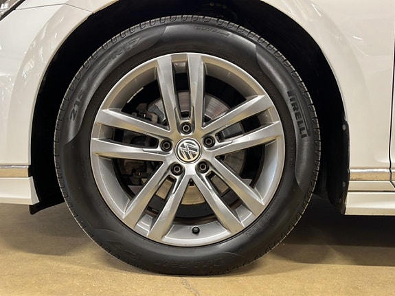 Volkswagen Passat 20 of 23