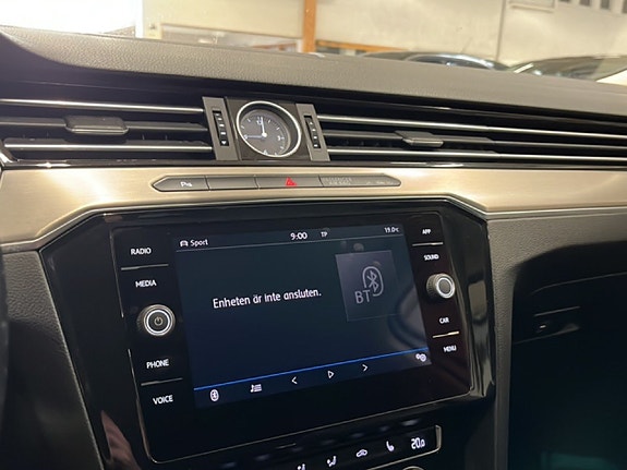 Volkswagen Passat 22 of 23