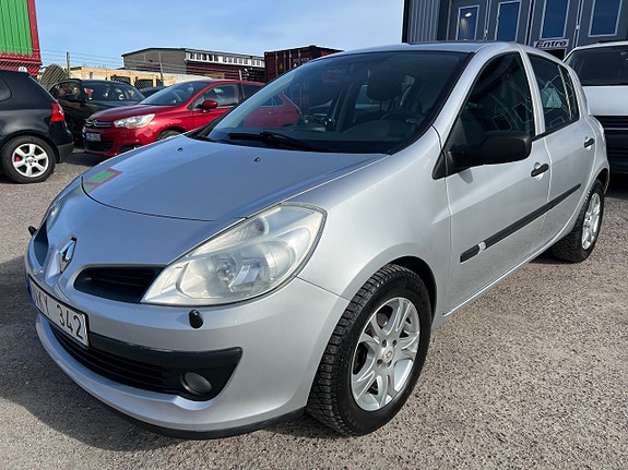 Renault Clio 3 of 5